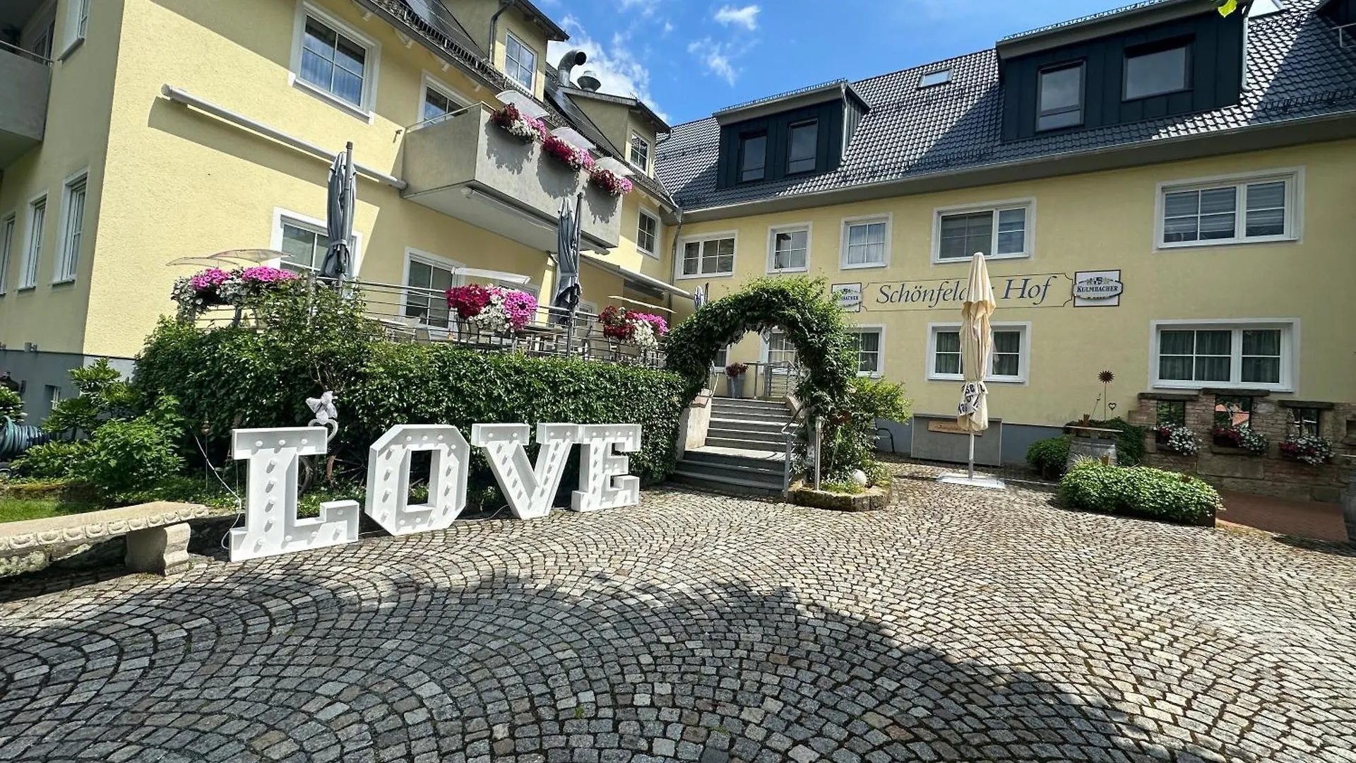Landhaus Schoenfelder Hof Hollfeld Germany
